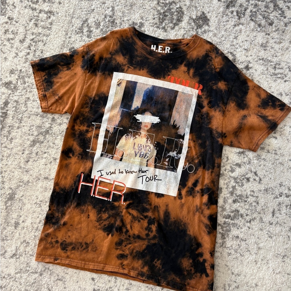 HER I Used to Know Her Tour Tie Dye Graphic T Shirt Size Medium